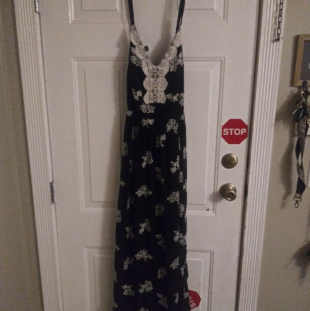 Black and white floral torrid maxi dress.